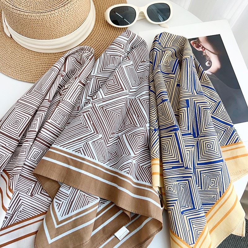 Baroque Print Scarf suppliers